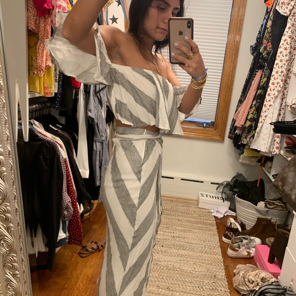 Two piece set - Picture 3 of 6